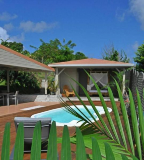 Villa charmante avec piscine et vue mer au Robert